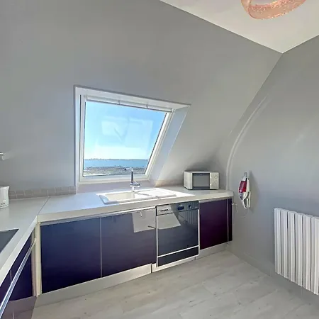 T4 Spacieux Avec Terrasse, Ascenseur Et Parking Face A La - Fr-1-349-124 *