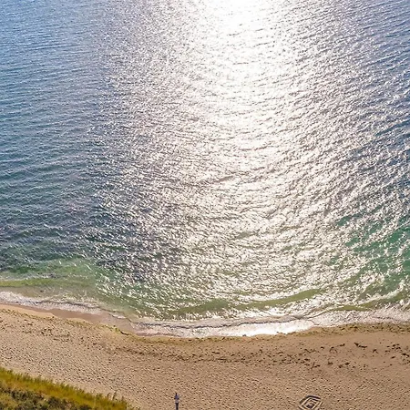 T4 Spacieux Avec Terrasse, Ascenseur Et Parking Face A La - Fr-1-349-124 Larmor-Plage